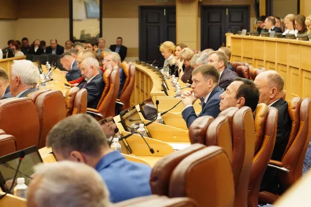 Бюджет Приангарья увеличил расходы на 16,8 млрд рублей