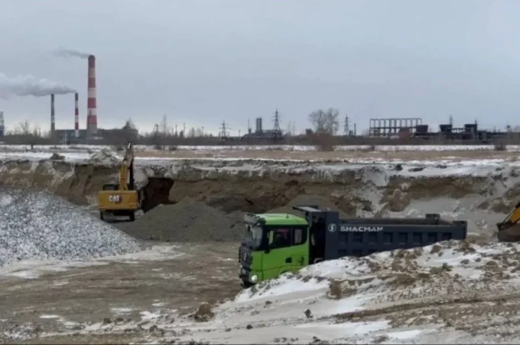 В Ангарском округе нашли карьер площадью более 8 тысяч кв. метров