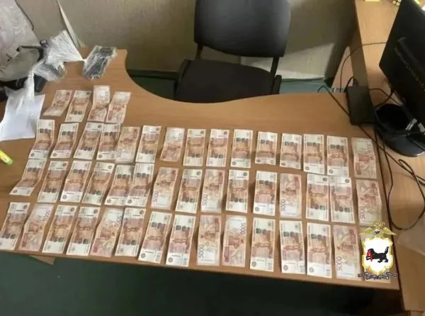 В Братске задержали четверых за попытку сбыта наркотиков через интернет